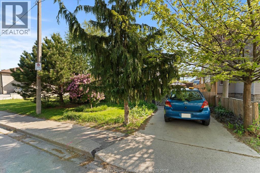 552 Parent , Windsor, ON, N9A3J8 photo 3