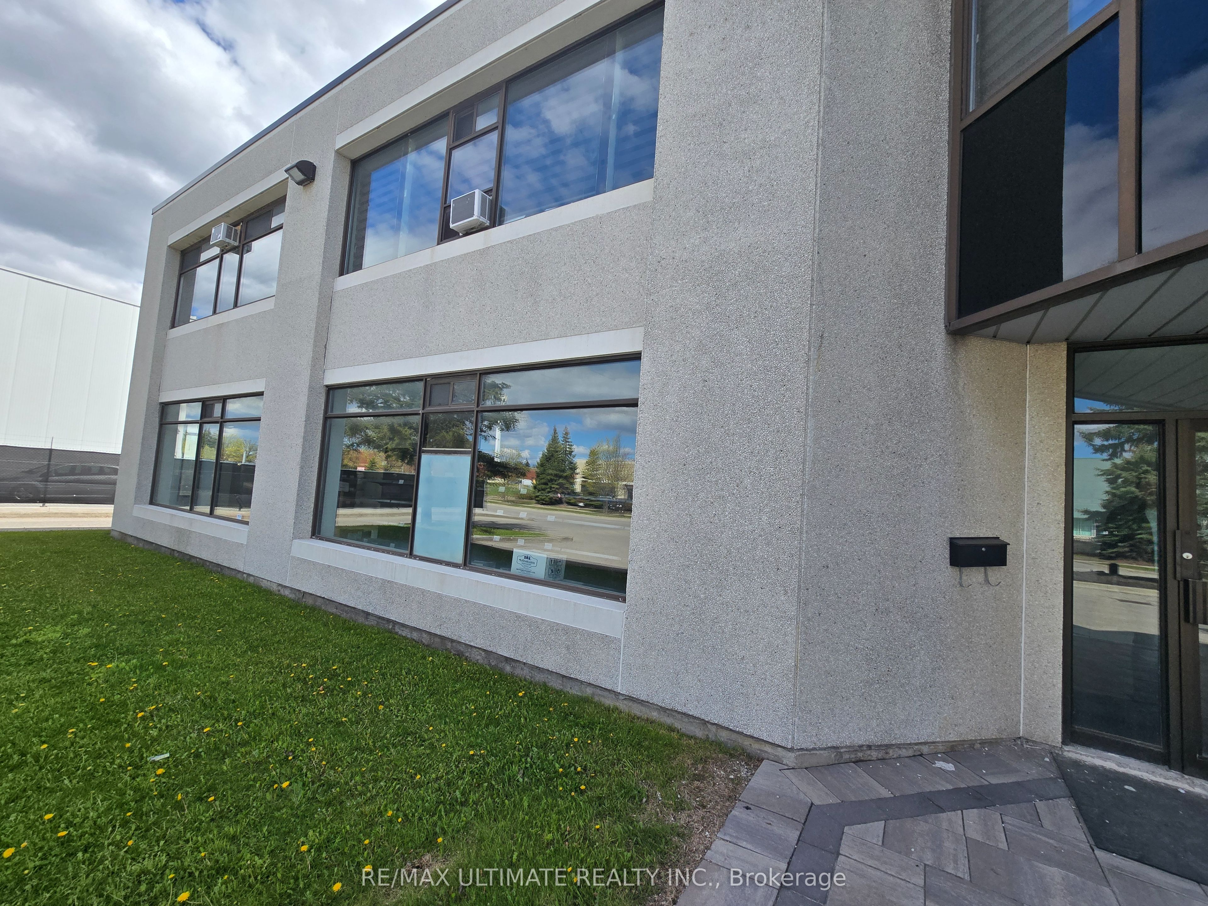A-386 Deerhurst Drive, Brampton, ON, L6T 5H9 photo 3