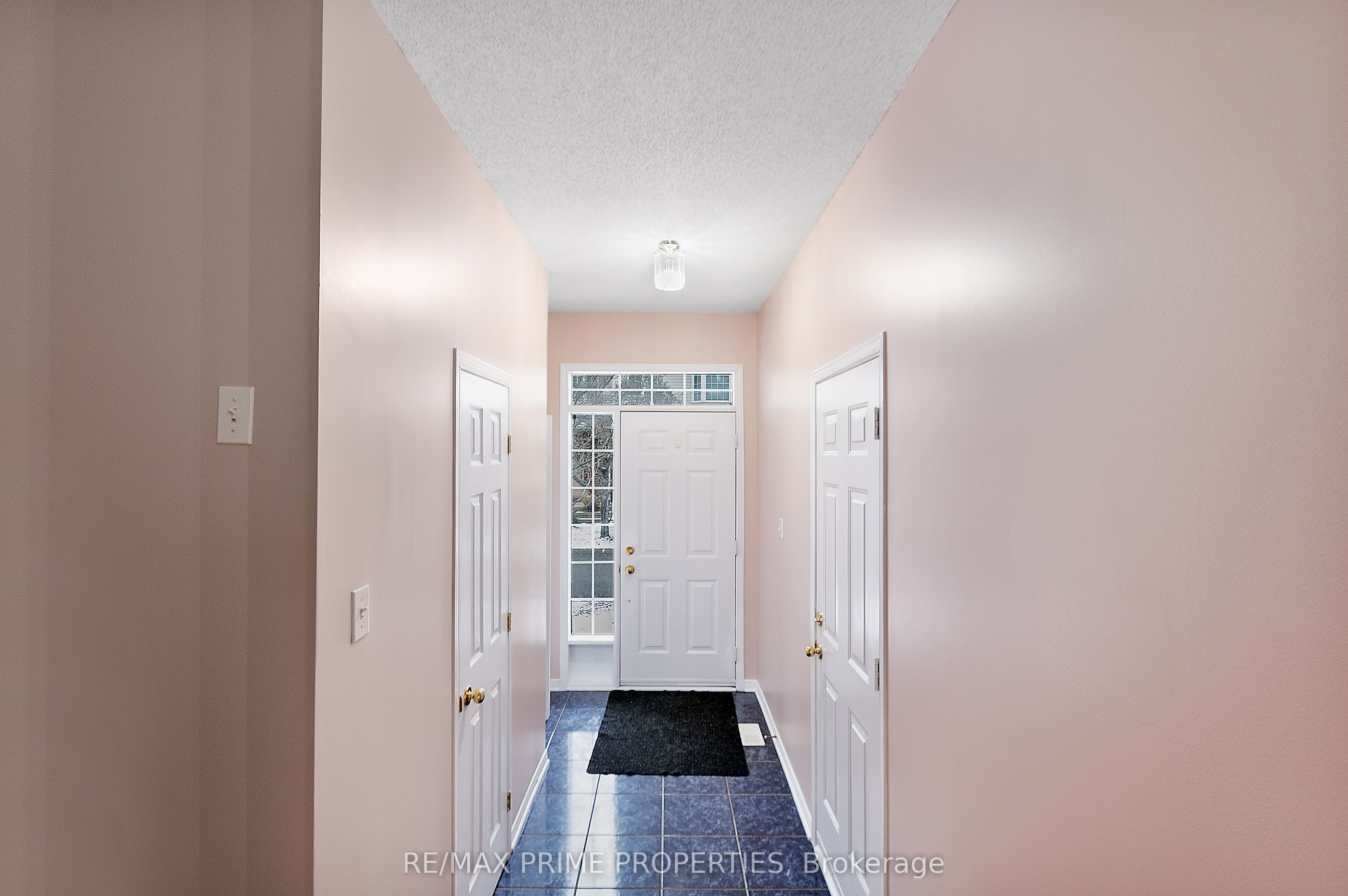 7-211 Station Boulevard, Ottawa, ON, K1G 6P2 photo 2