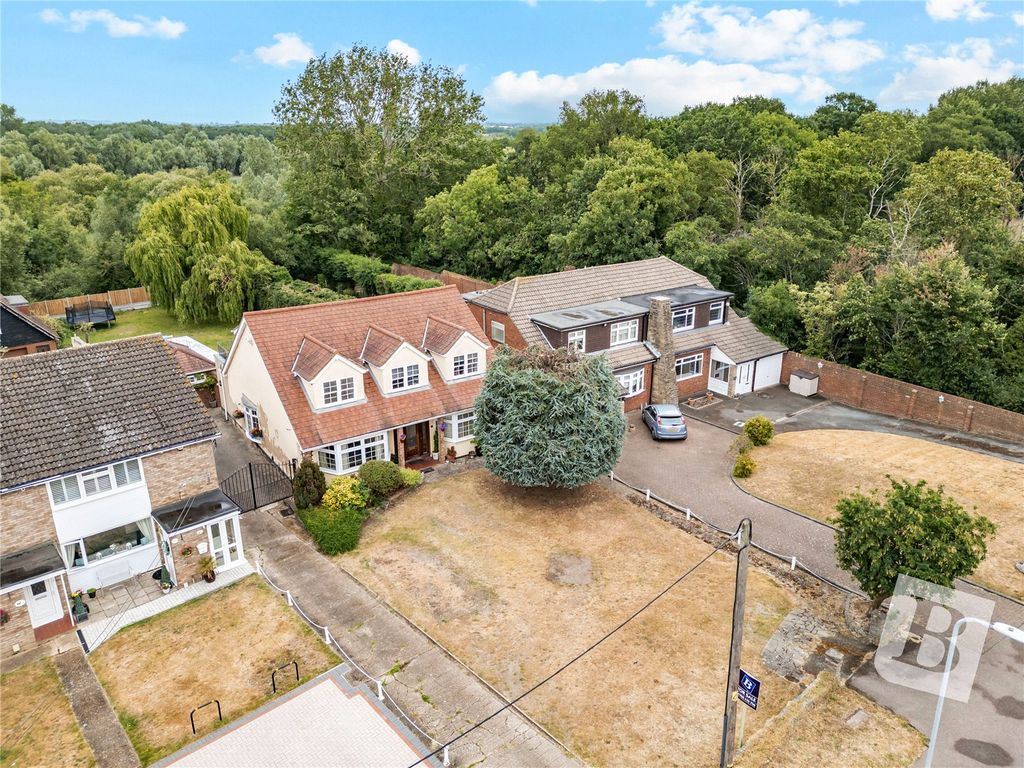 6 bed detached house for saleAbbey Wood Lane, Rainham RM13