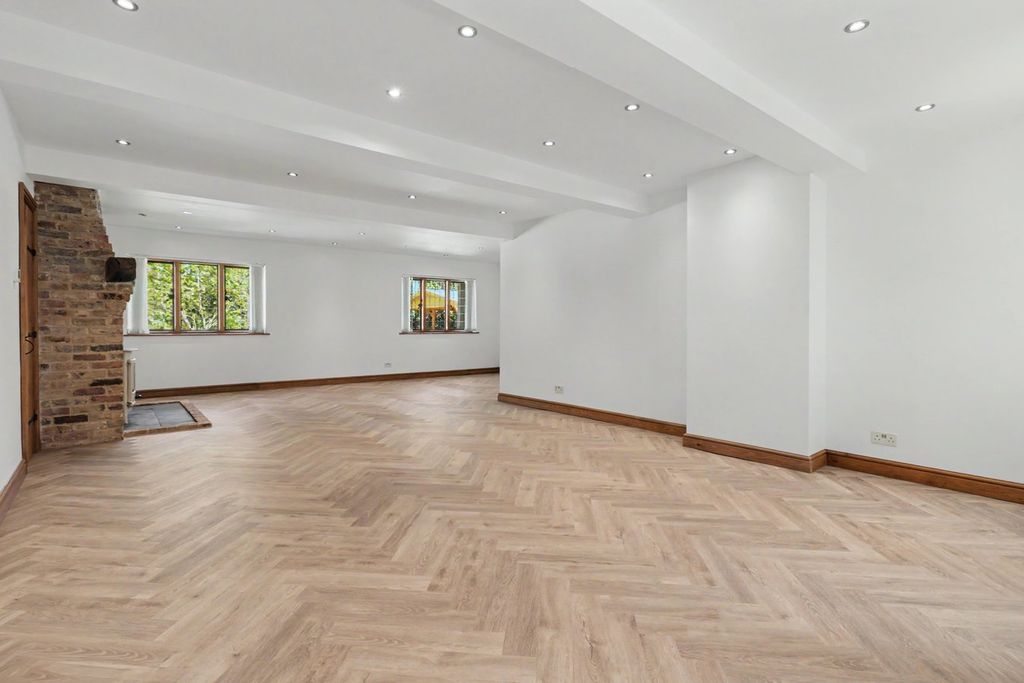 Additional image 16 of 5 bed detached house for saleShopland Hall Road, Rochford SS4