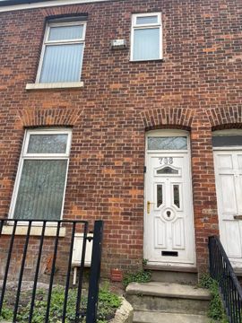 Stockport Road, Manchester M12, Room to rent