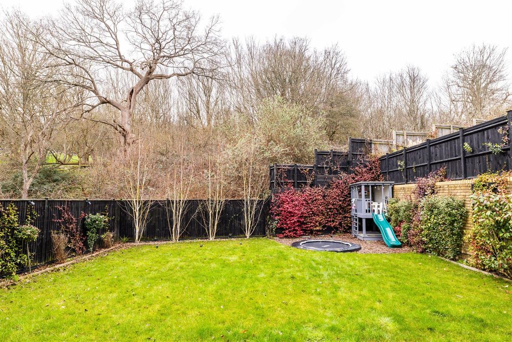 Additional image 10 of 4 bed link detached house for saleHawthorn Way, Redhill RH1