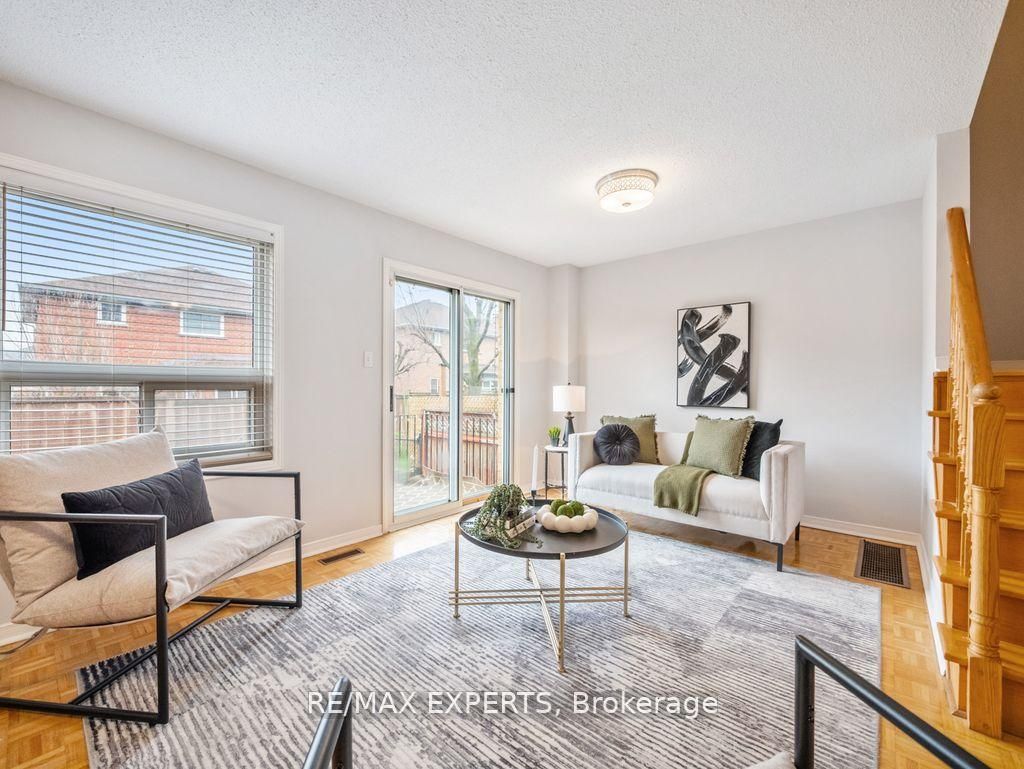 97 Pinedale Gate, Vaughan, ON, L4L 8X3 photo 3