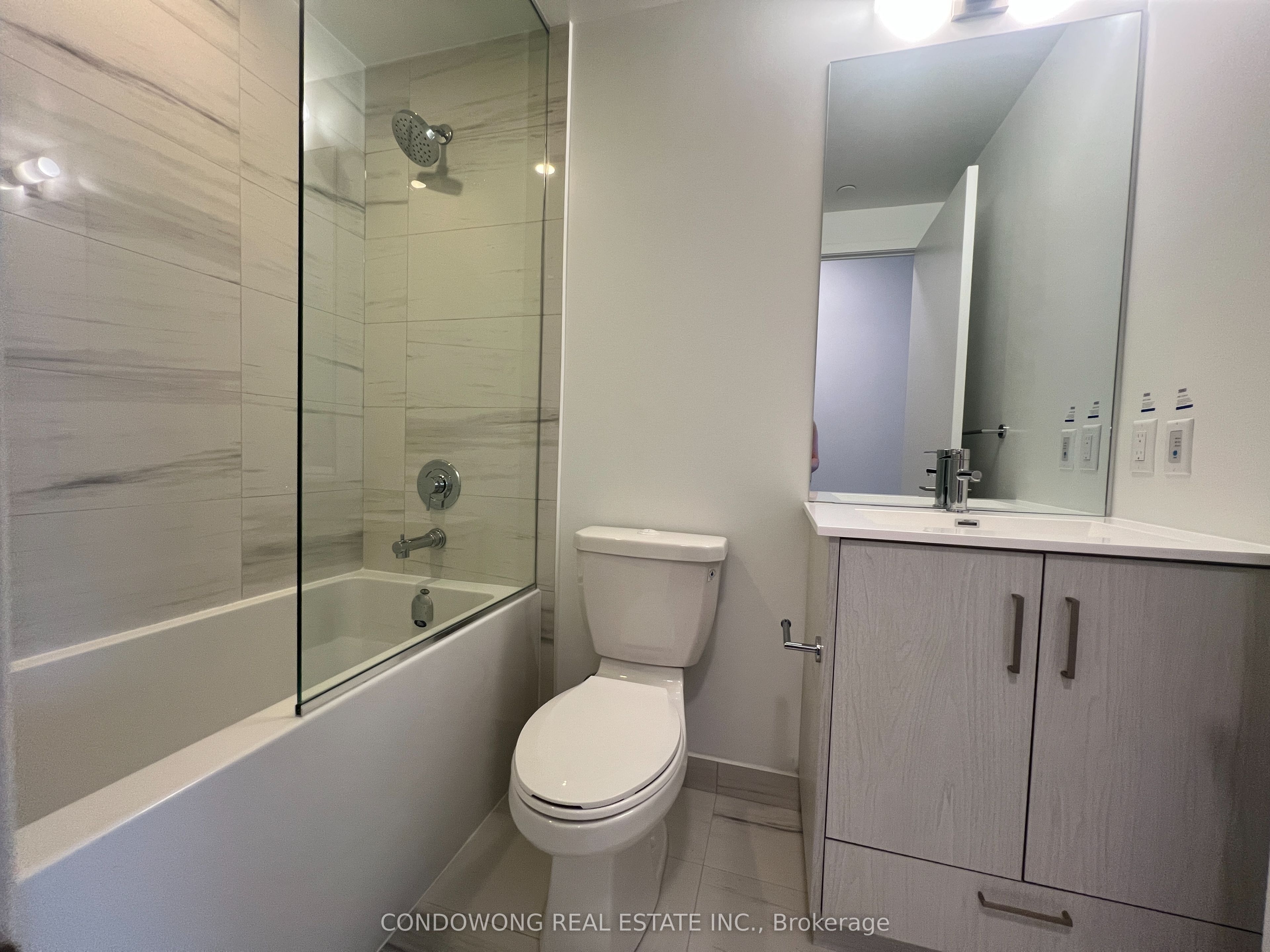 Additional image 4 of 3209-180 Front Street E, Toronto, ON, M5A 0A9