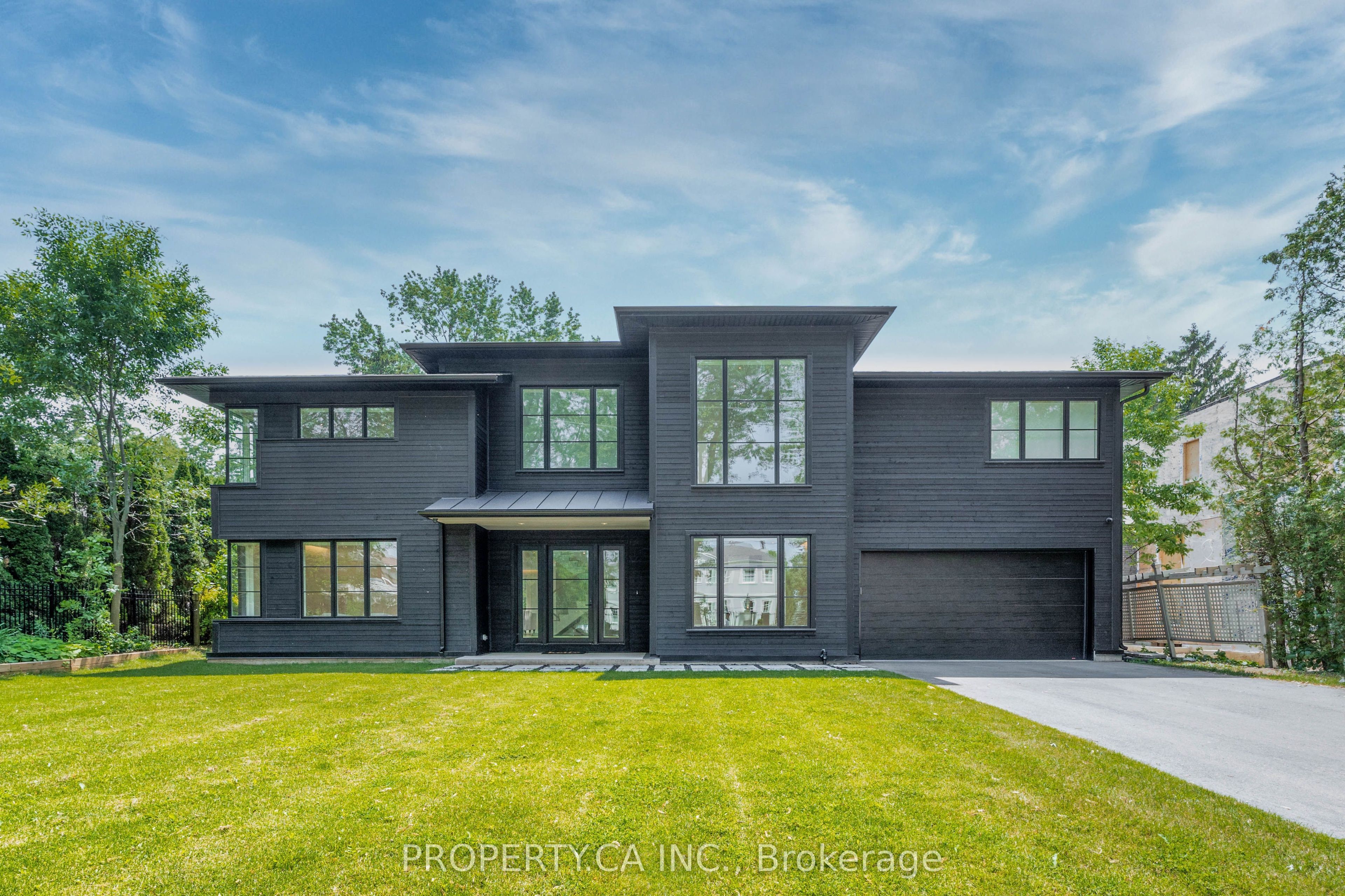 14 Belvedere Drive, Oakville, ON, L6L 4B6