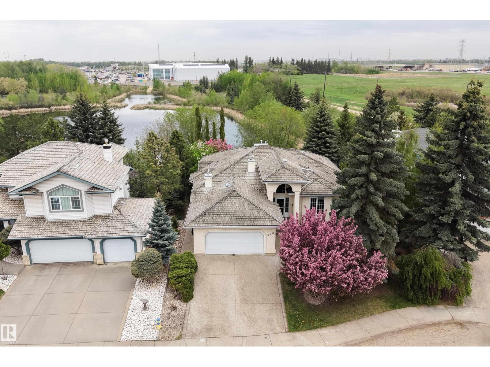 520 Pardee Bay NW, Edmonton, AB, T5T5Y9 photo 2