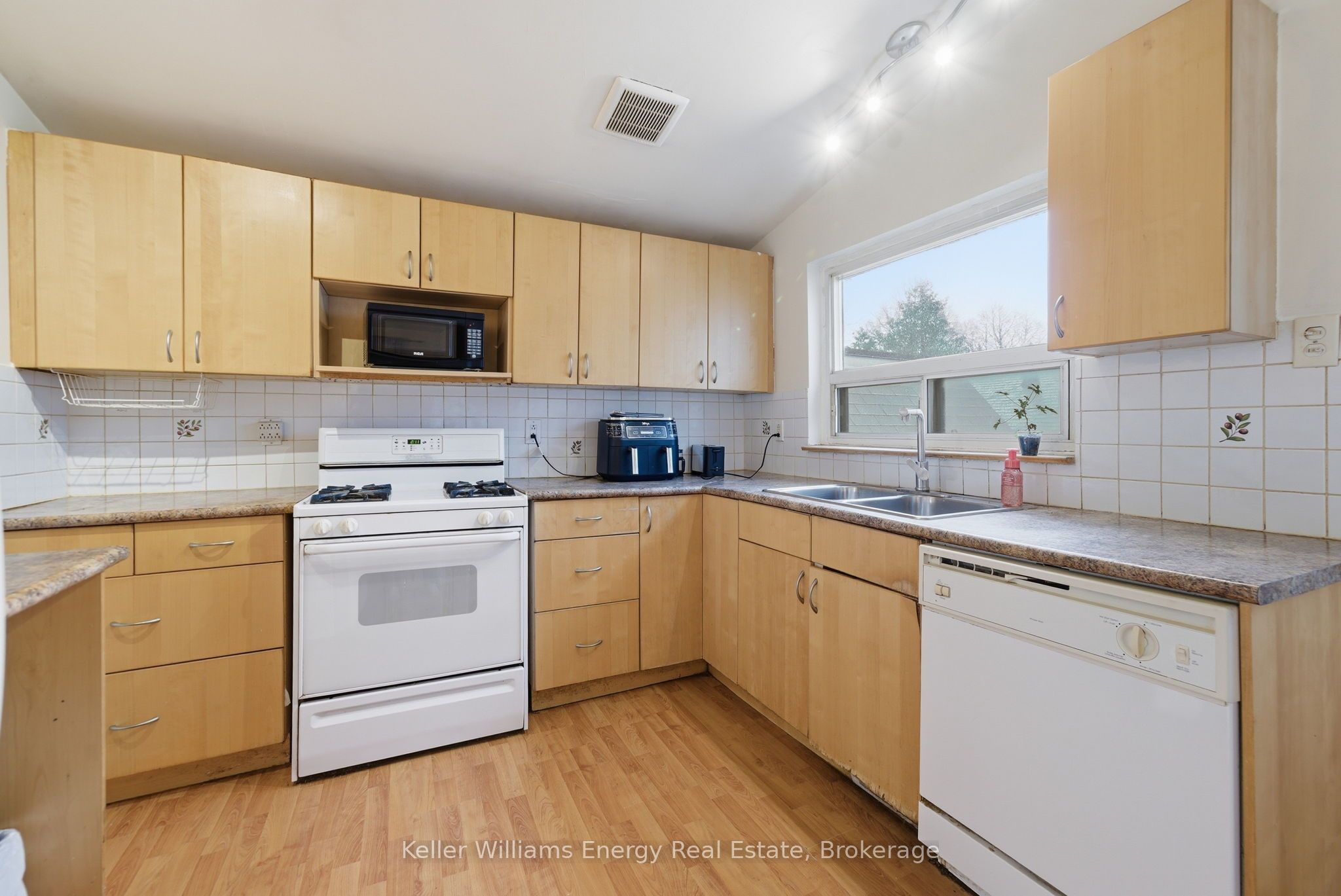 Additional image 3 of 42 Oakley Boulevard, Toronto, ON, M1P 3P4