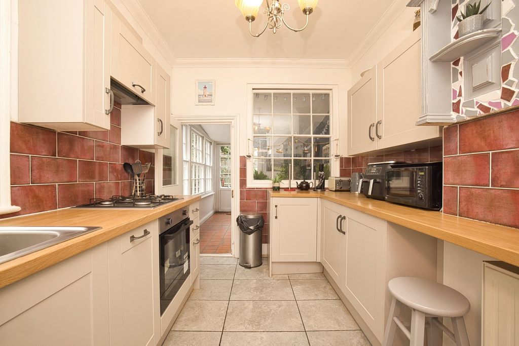 Additional image 7 of 3 bed flat for saleParagon, Ramsgate, Kent CT11