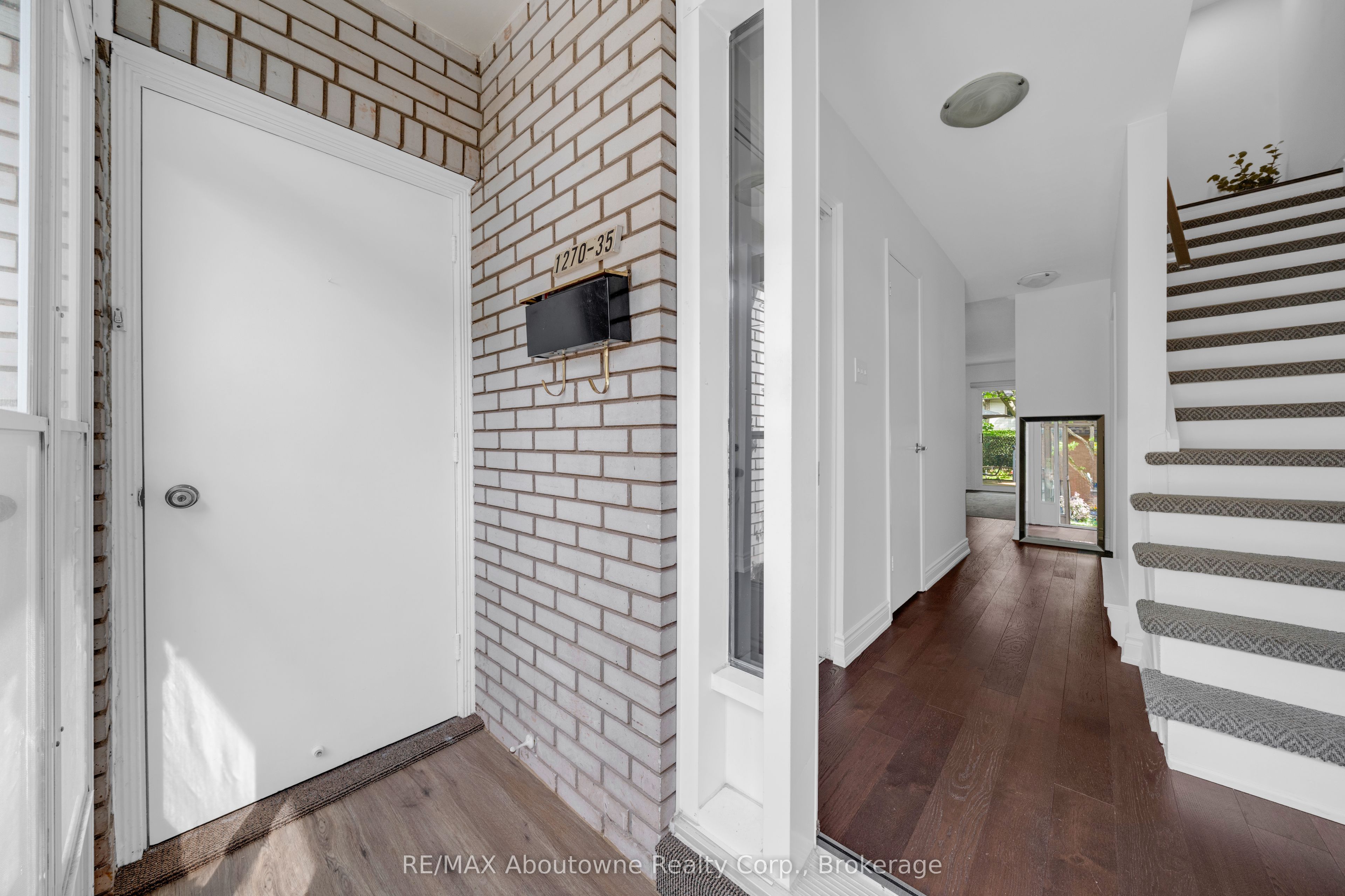 Additional image 3 of 35-1270 Gainsborough Drive, Oakville, ON, M9A 0E1