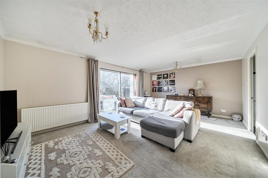 Additional image 3 of 2 bed flat for saleSalters Close, Rickmansworth WD3