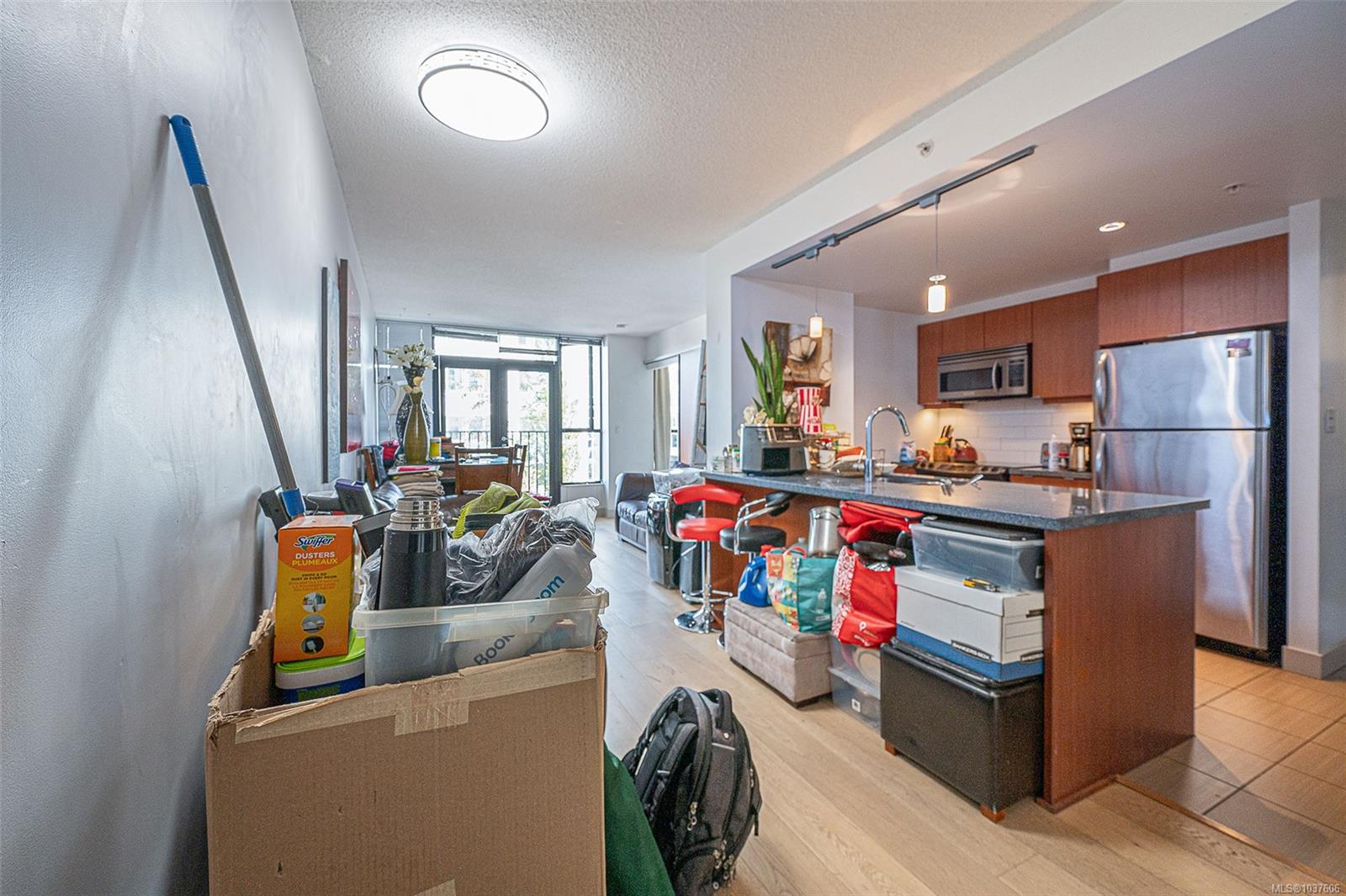 311-760 Johnson Street, Victoria, BC, V8W 1N1 photo 3