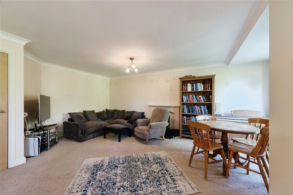 Additional image 2 of 2 bed flat for saleEvesham Road, Redditch, Worcestershire B97