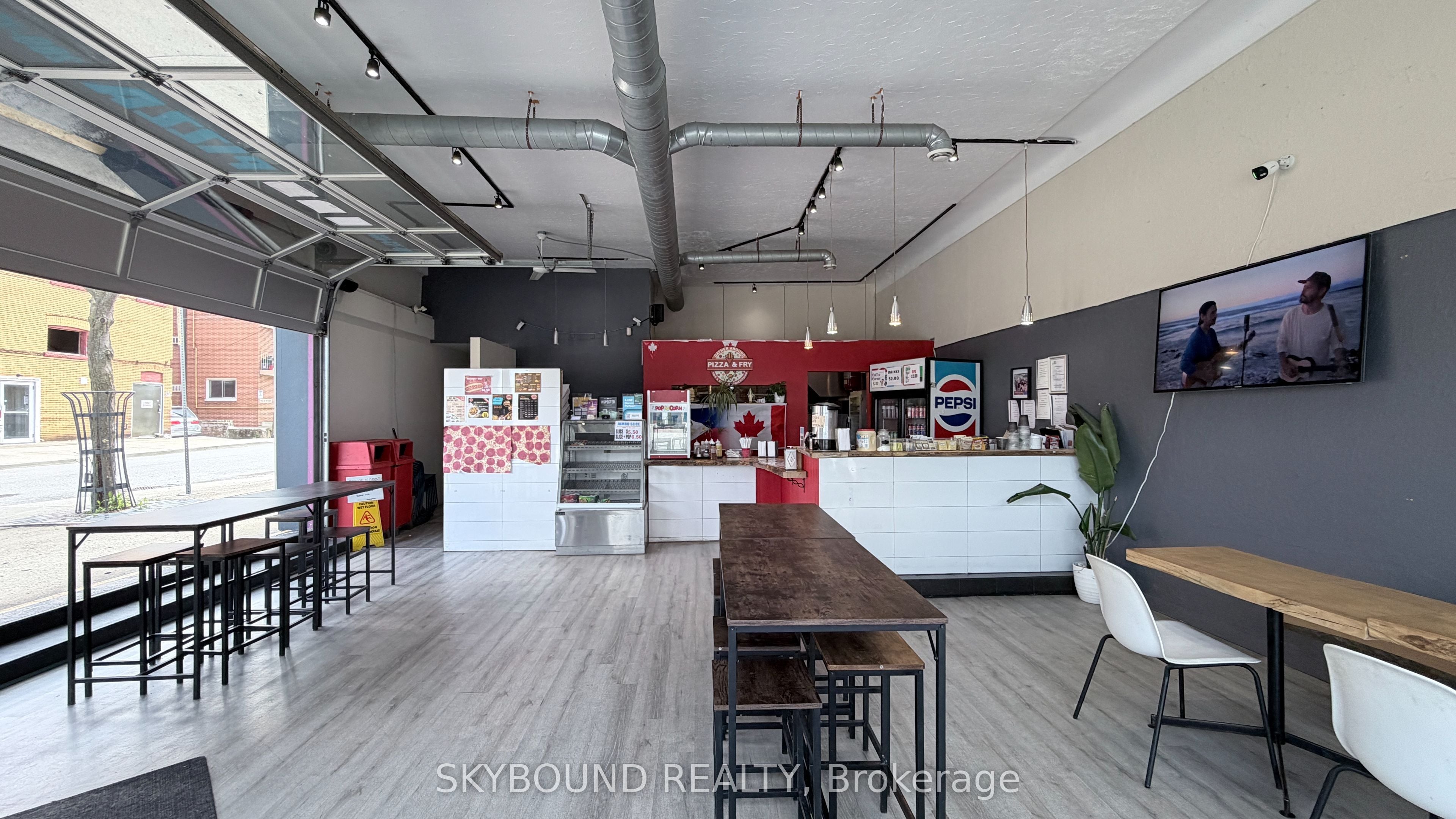 4572 Queen Street, Niagara Falls, ON, L2E 2L6