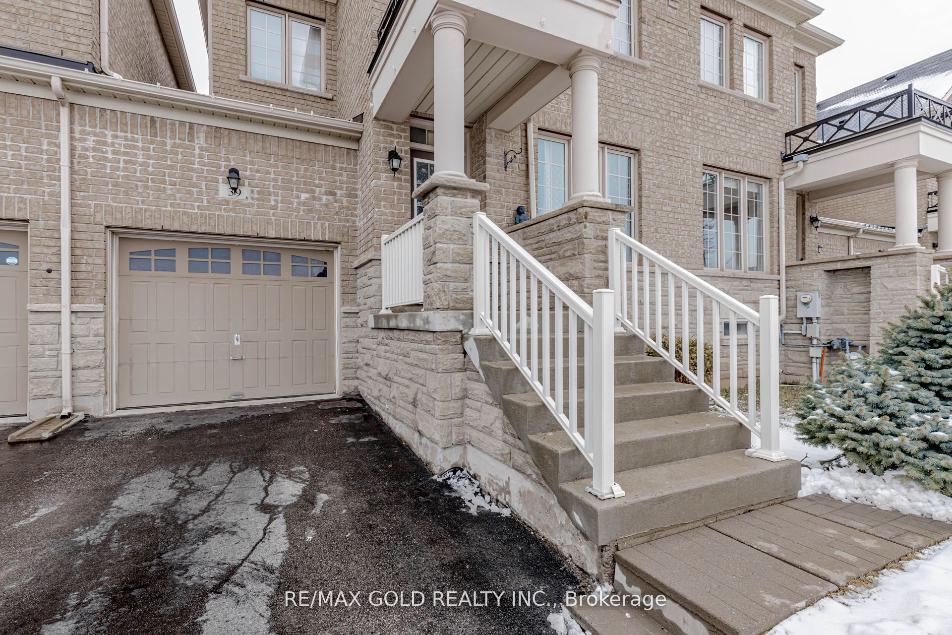 39 Chesterwood Crescent, Brampton, ON, L6Y 0Z4 photo 4