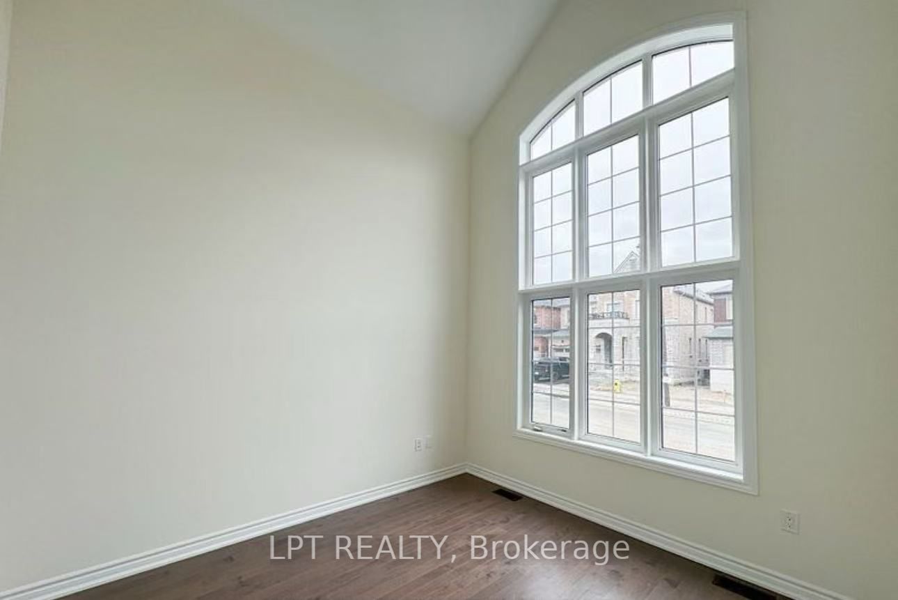 33 Fair Winds Lane, East Gwillimbury, ON, L9N 0V8 photo 2