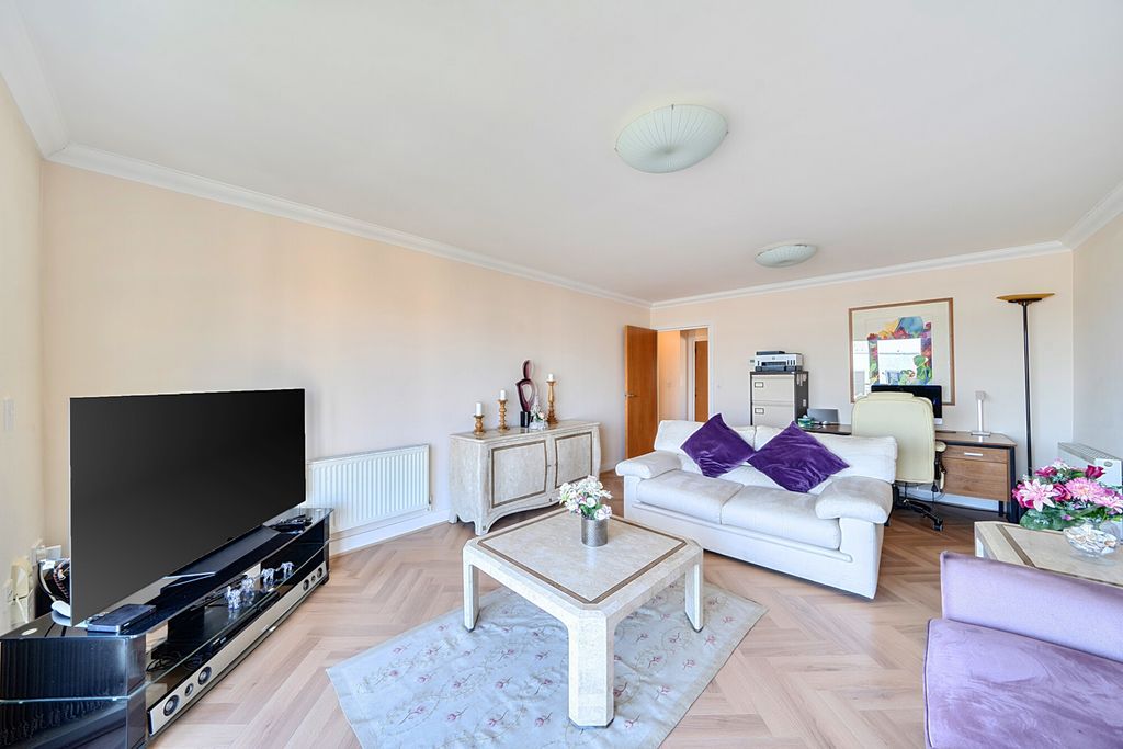 Additional image 3 of 2 bed flat for salePenn Place, Northway, Rickmansworth WD3