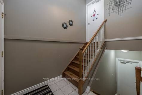 Lower-39 Monique Crescent, Barrie, ON, L4M 6Y3 photo 2