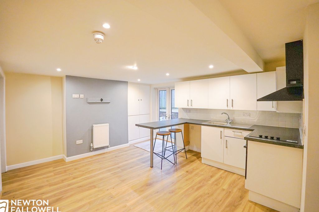 Additional image 2 of 2 bed flat for saleVictoria Road, Retford DN22
