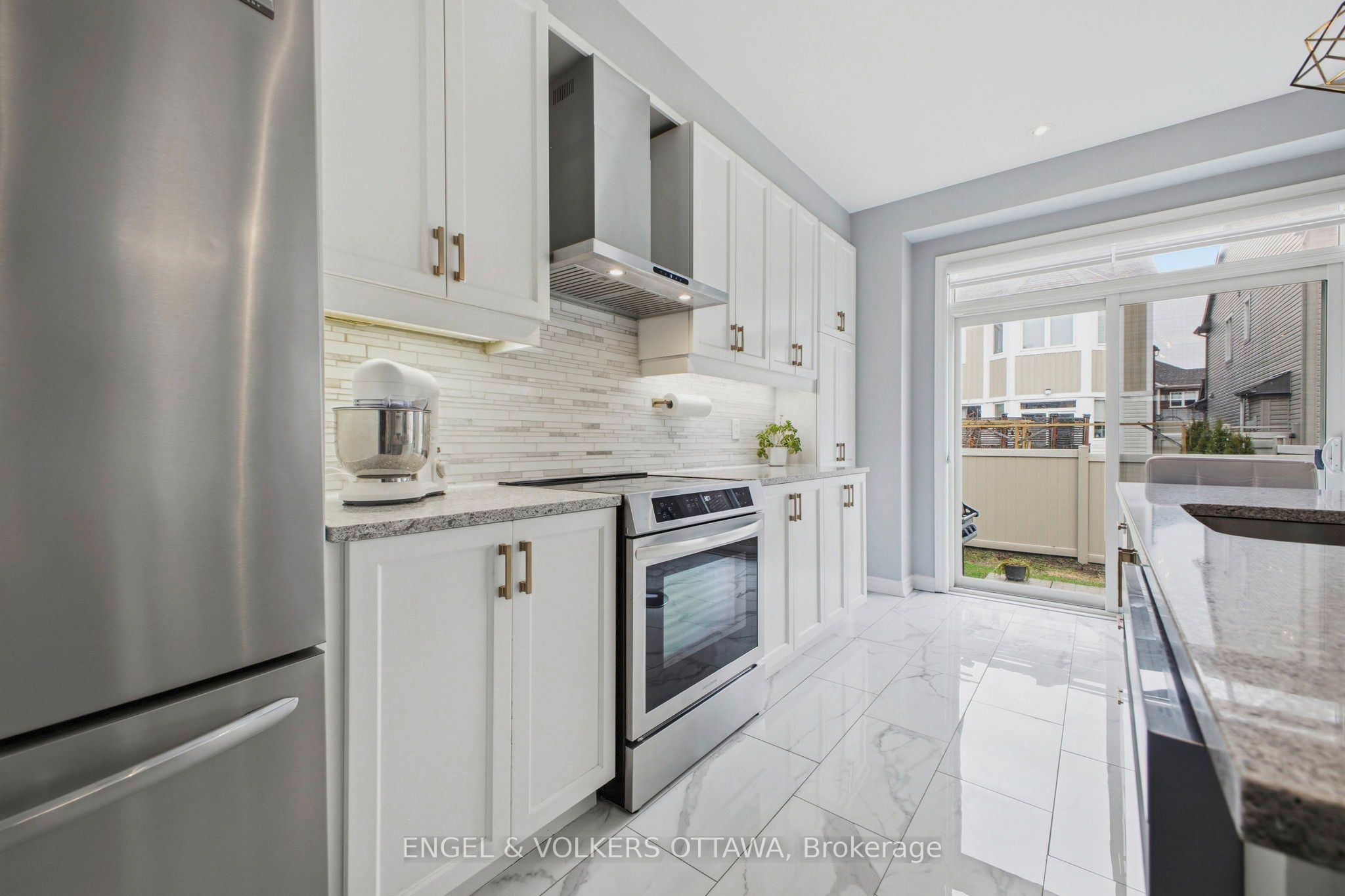 139 Switch Grass Crescent, Ottawa, ON, K2J 5Z3 photo 5