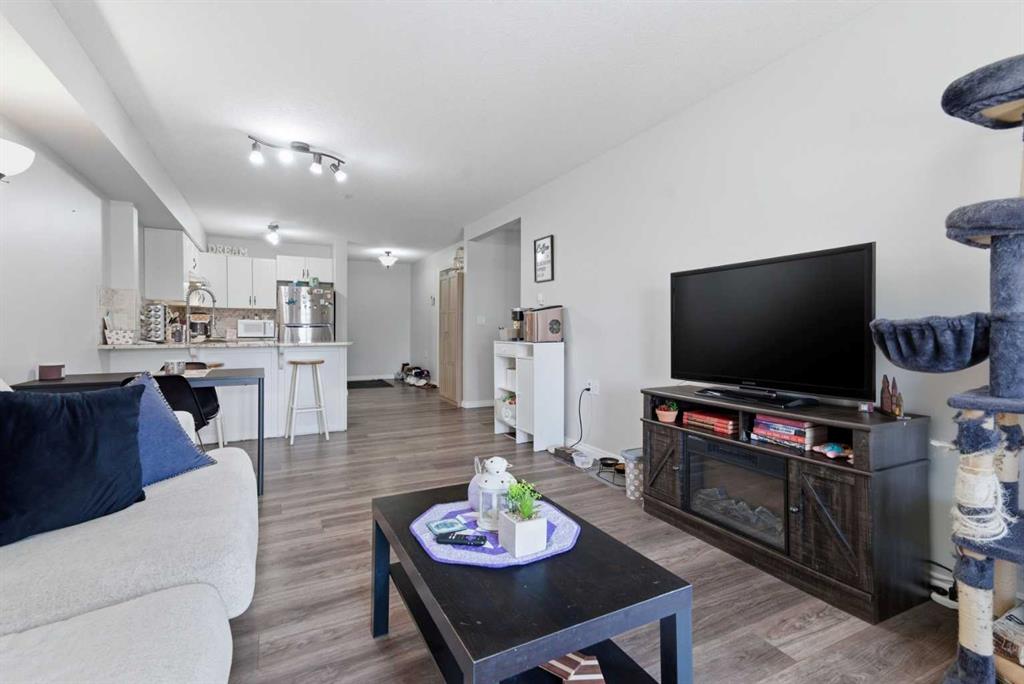 223-80 Kelloway Crescent, Red Deer, AB, T4P 4G7 photo 2