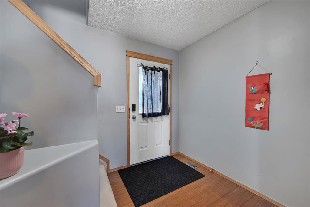 408 Bridlewood Court SW, Calgary, AB, T2Y 3Z3 photo 5