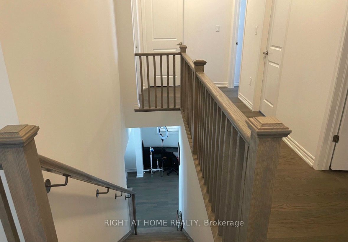 69 Mcbride Trail, Barrie, ON, L9J 0Y6 photo 5
