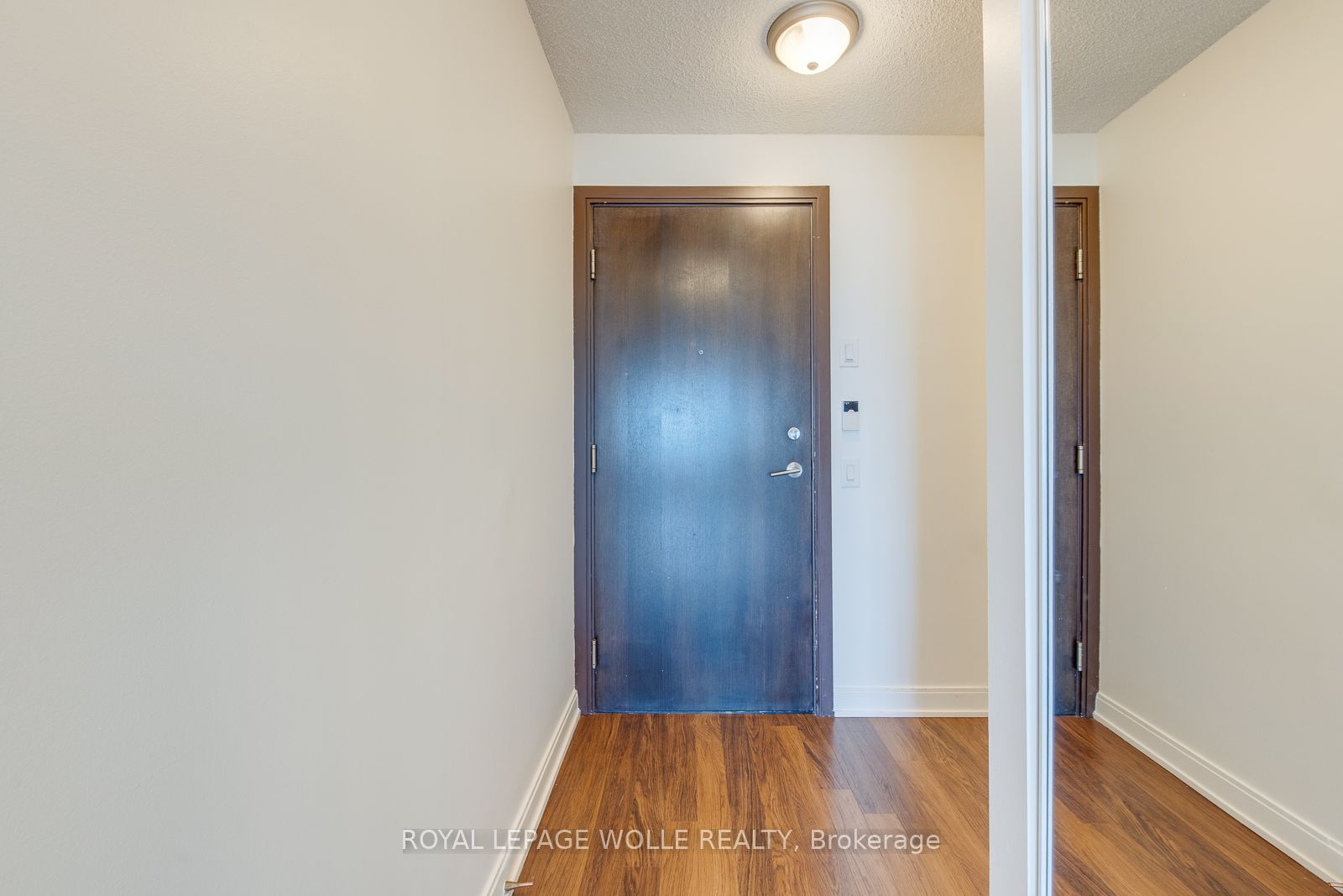 Additional image 3 of 2251-25 Viking Lane, Toronto, ON, M9B 0A1