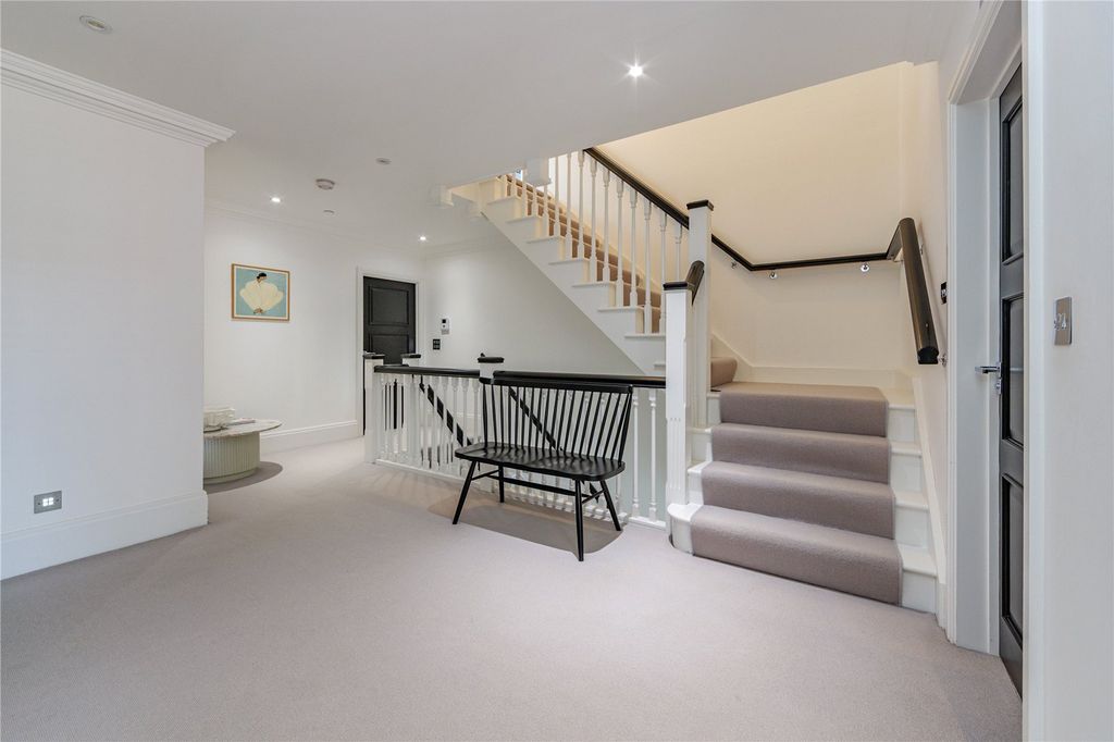 Additional image 16 of 6 bed detached house for saleViburnum Gate, Radlett, Hertfordshire WD7
