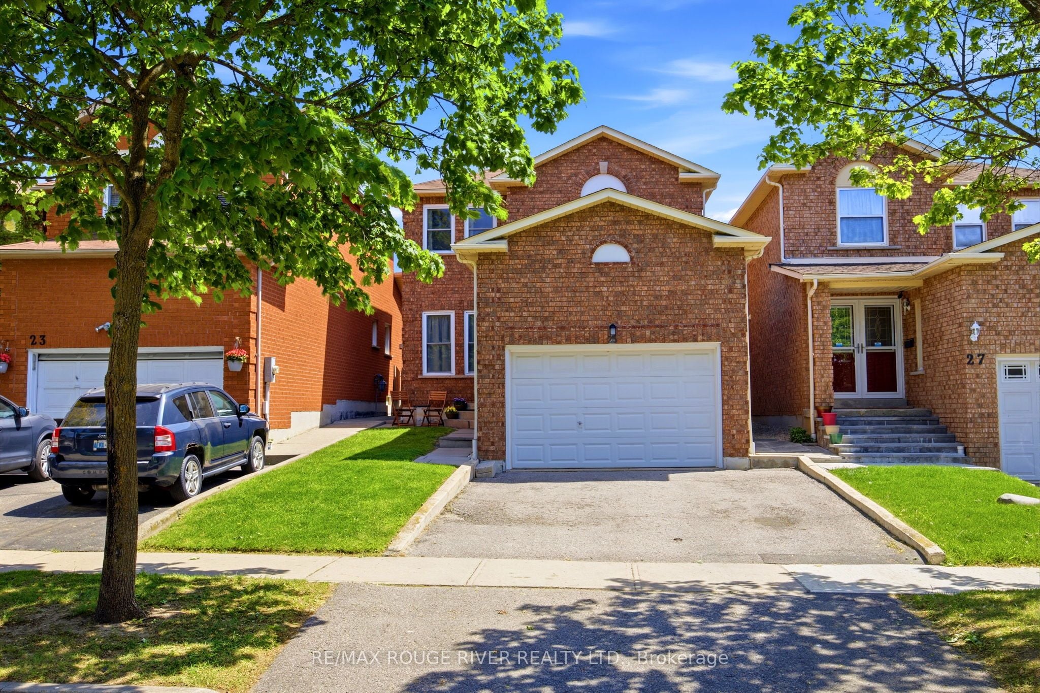25 Cobblestone Drive, Whitby, ON, L1R 2A4