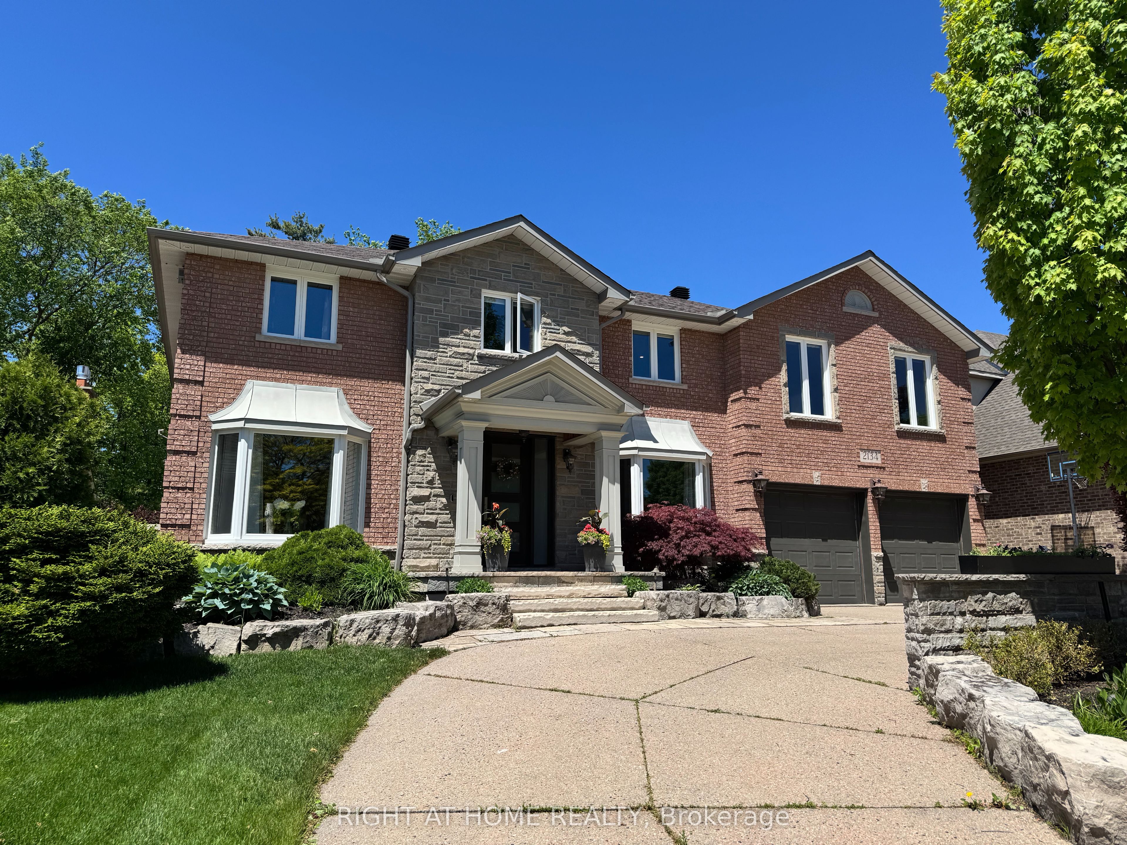 2134 Grenville Drive, Oakville, ON, L6H 3Y6