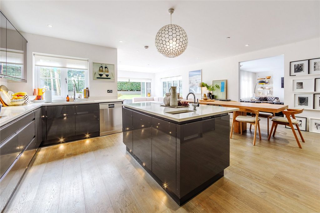 Additional image 6 of 6 bed detached house for saleViburnum Gate, Radlett, Hertfordshire WD7