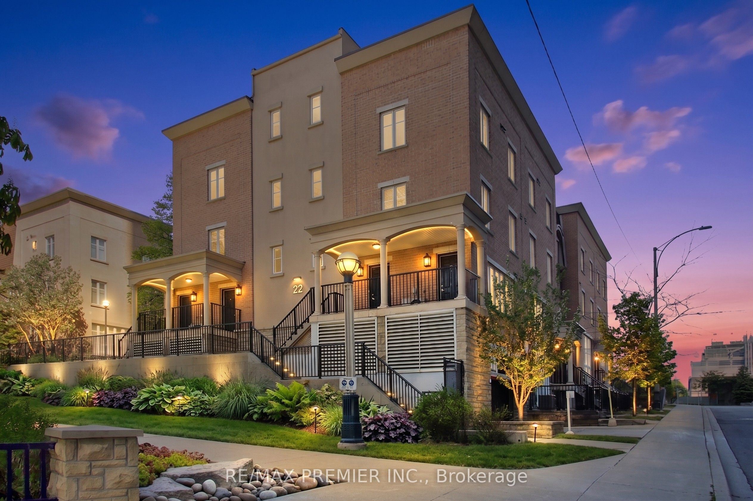 109-22 Western Battery Road, Toronto, ON, M6K 3N9