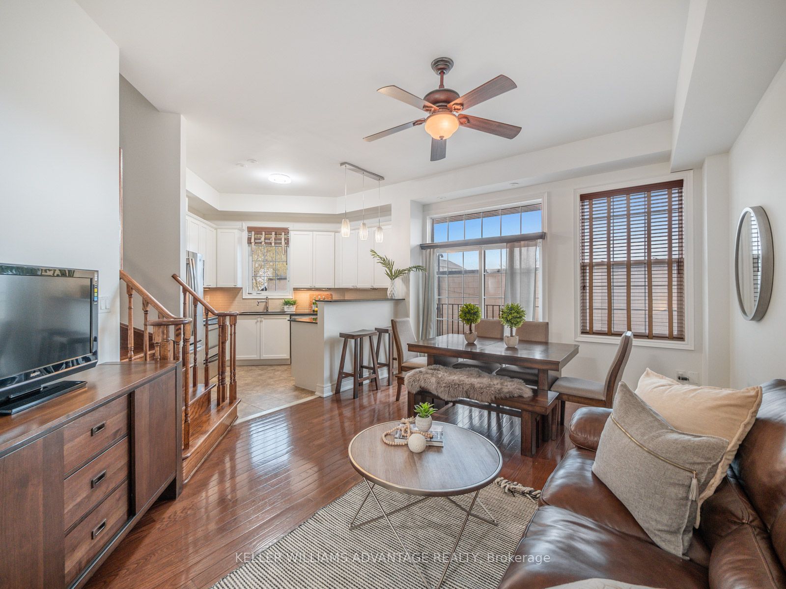 34 Fairhead Mews, Toronto, ON, M4E 3Y4 photo 5