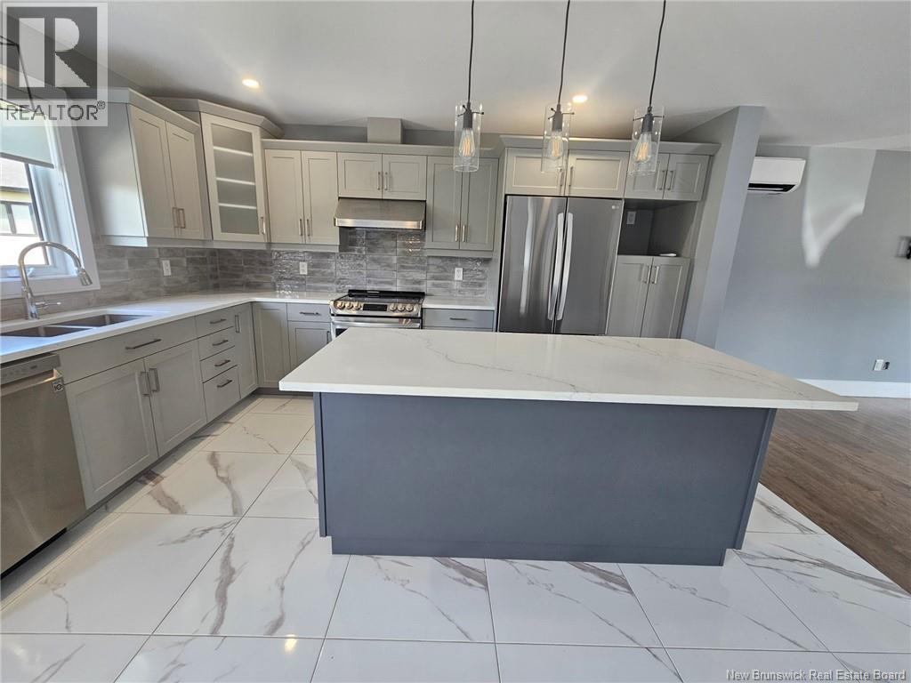 94 Salengro Crescent, Moncton, NB, E1E4R7 photo 3