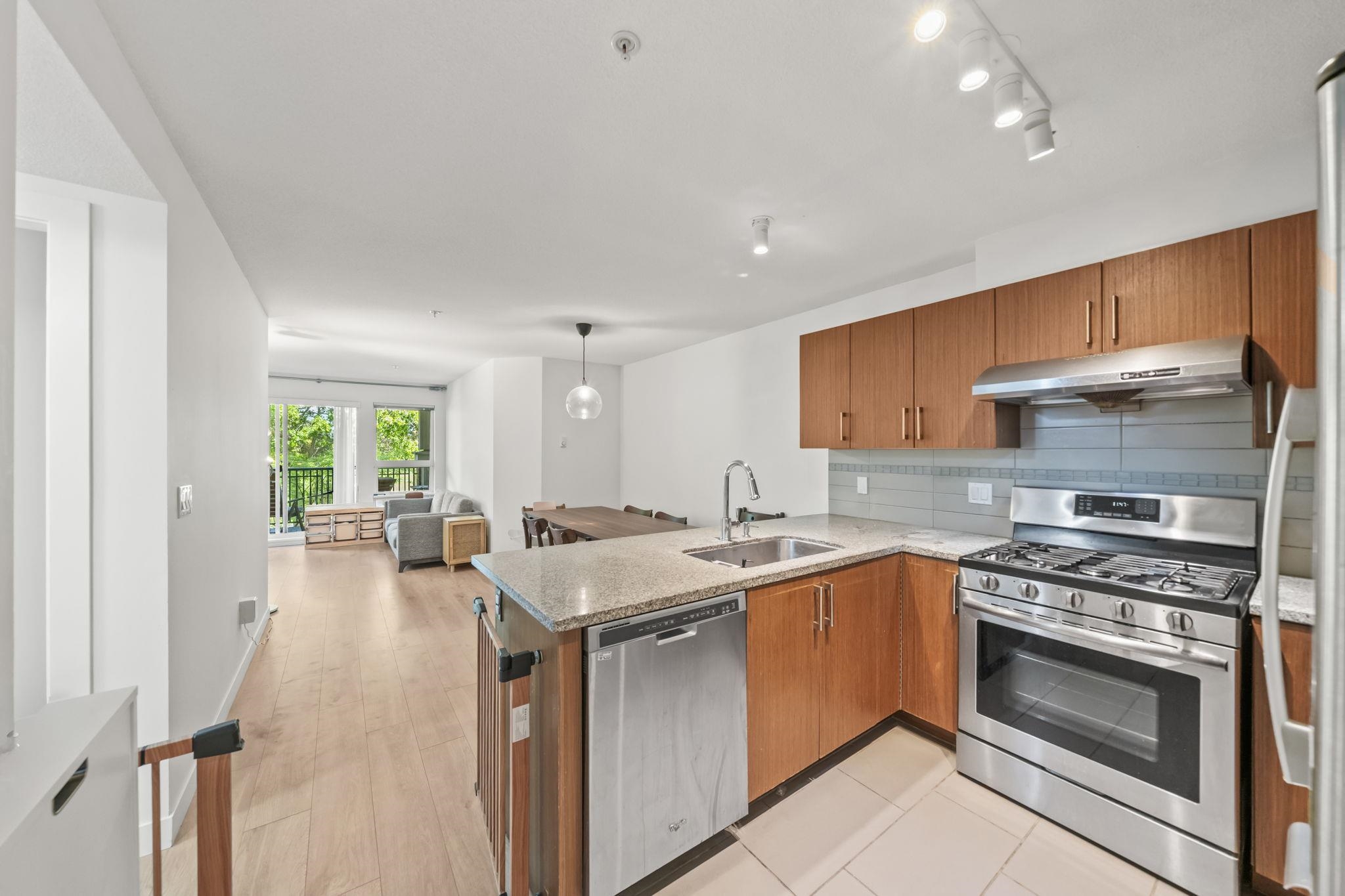 208-6800 Eckersley Road, Richmond, BC, V6Y 0E7 photo 3