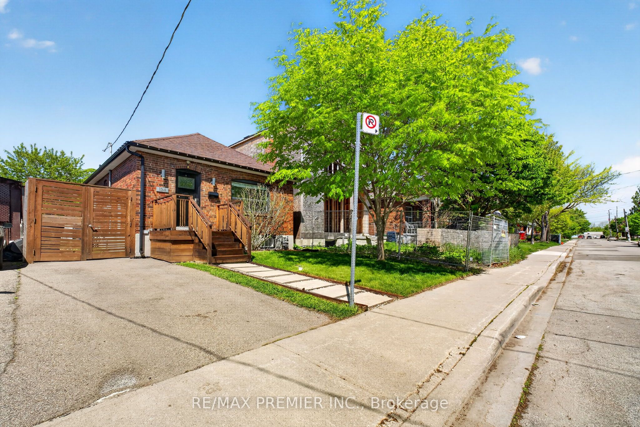 154 Fifth Street, Toronto, ON, M8V 2C7