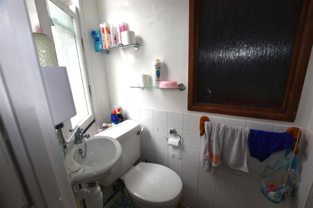 Additional image 15 of 4 bed flat for saleFore Street, Redruth TR15
