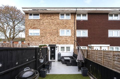Wadhurst Gardens, Weston, Southampton, Hampshire SO19