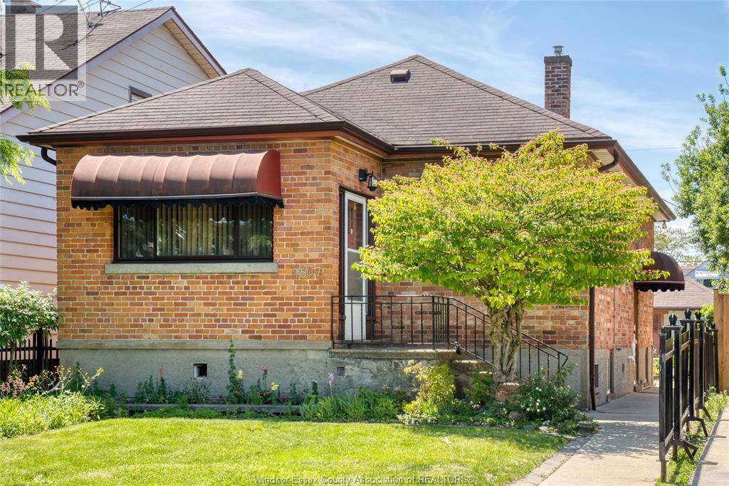 1507 Langlois , Windsor, ON, N8X4M3
