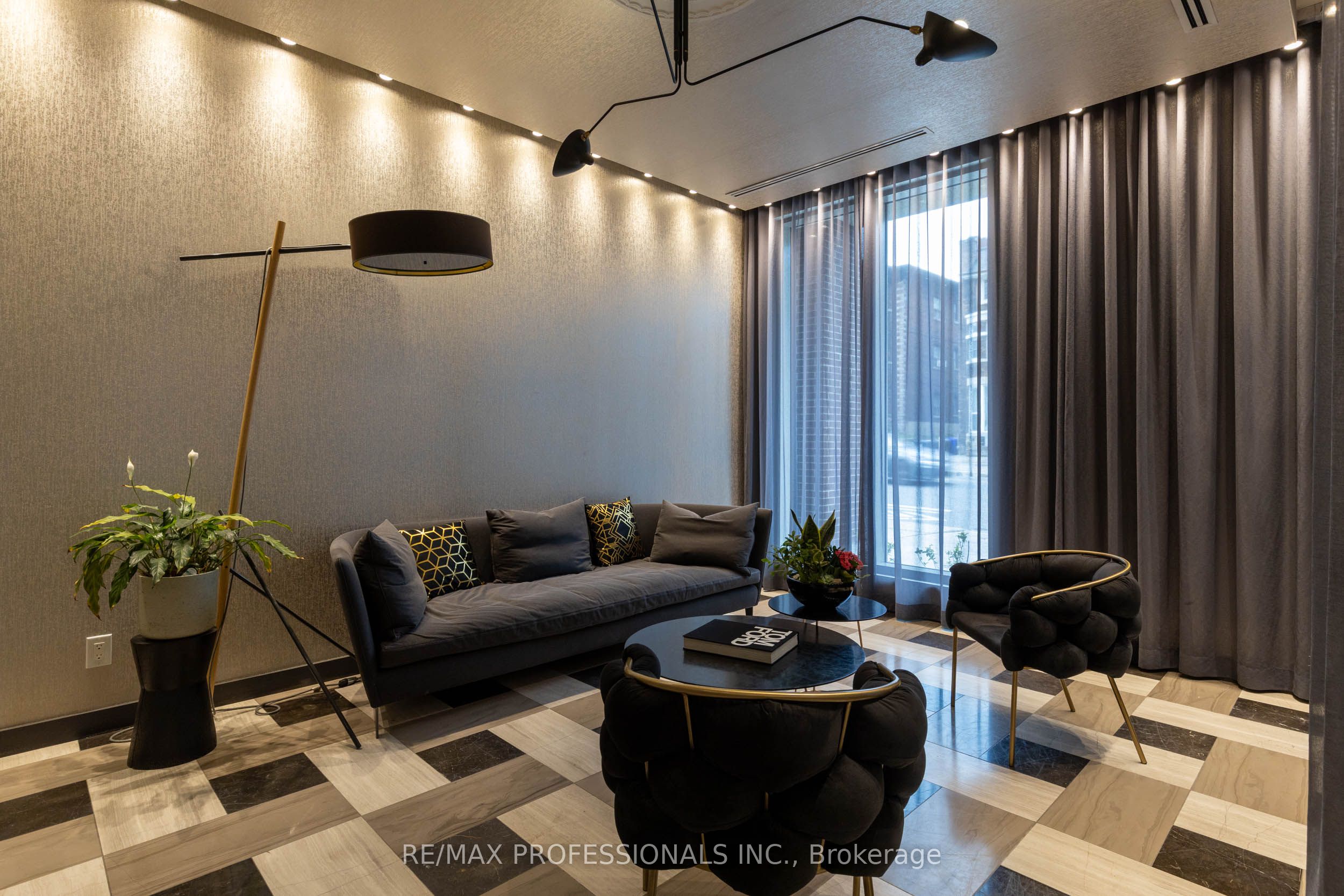 410-1638 Bloor Street W, Toronto, ON, M6P 0A6 photo 3