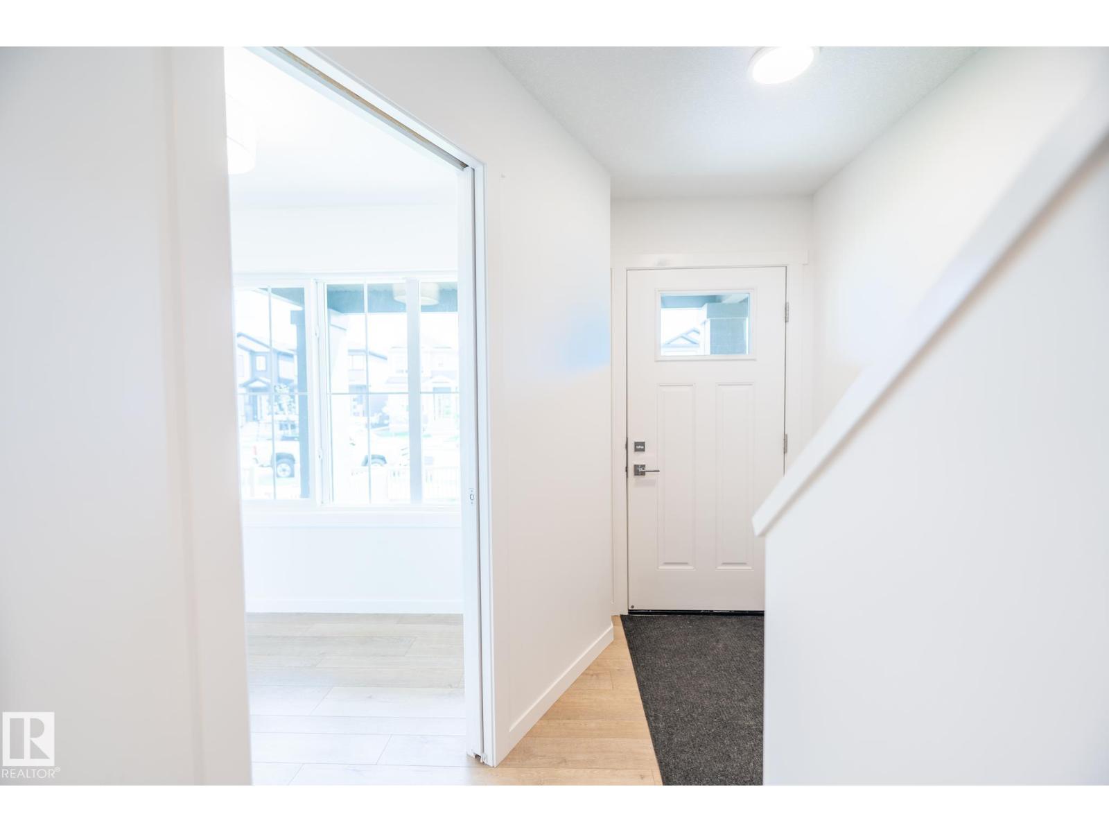 7032 Rosenthal Drive NW, Edmonton, AB, T5T7L4 photo 5