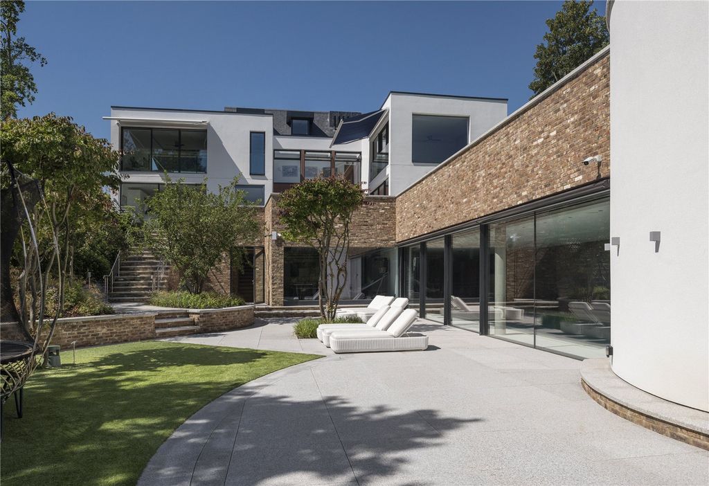 Additional image 8 of 7 bed detached house for saleThe Warren, Radlett, Hertfordshire WD7