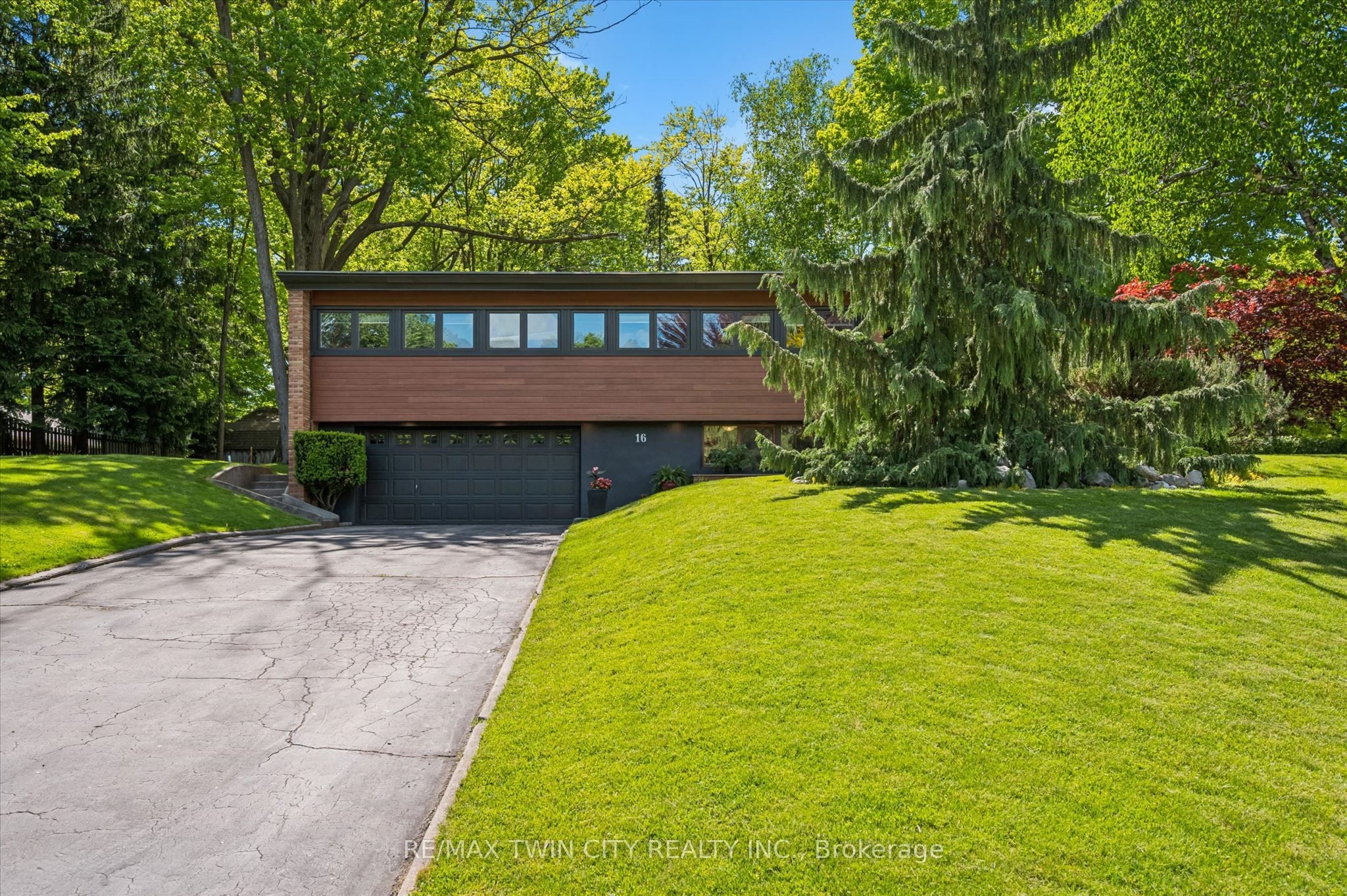 Additional image 2 of 16 Parkwood Drive, Cambridge, ON, N1S 3K7