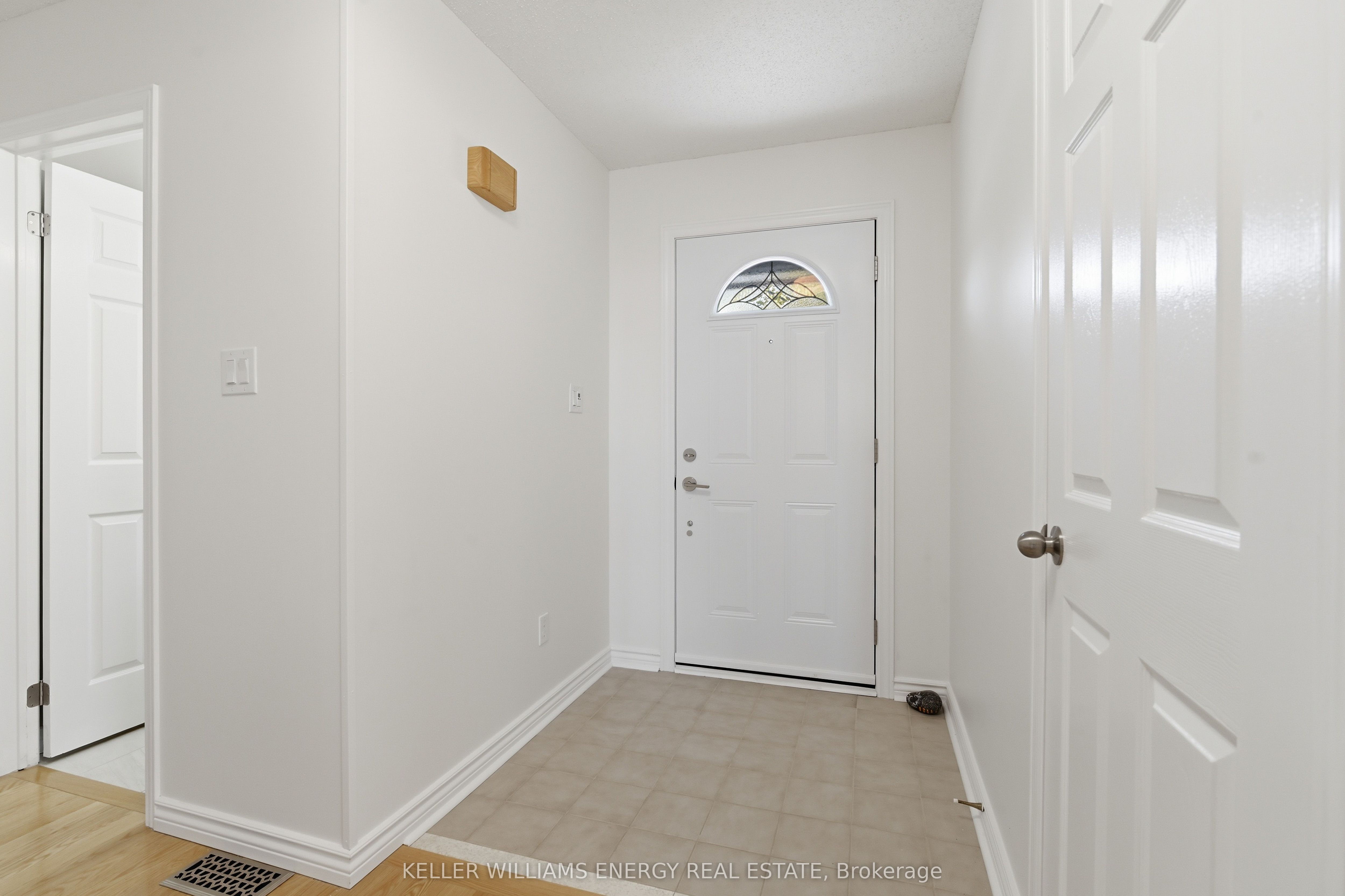 18 Arran Court, Clarington, ON, L1E 2E5 photo 5