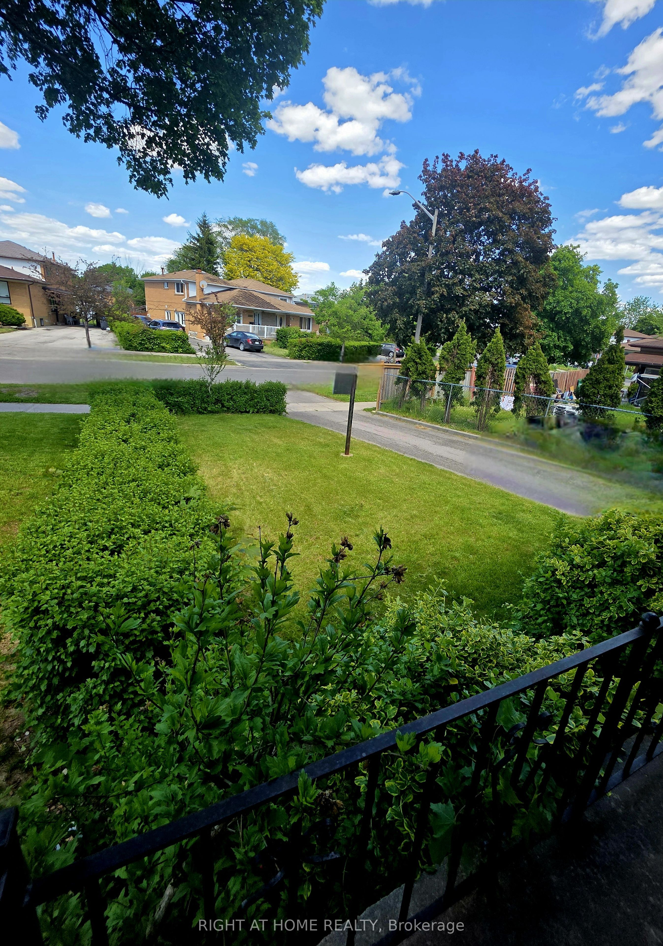 Additional image 3 of 3556 Monica Drive, Mississauga, ON, L4T 2E5