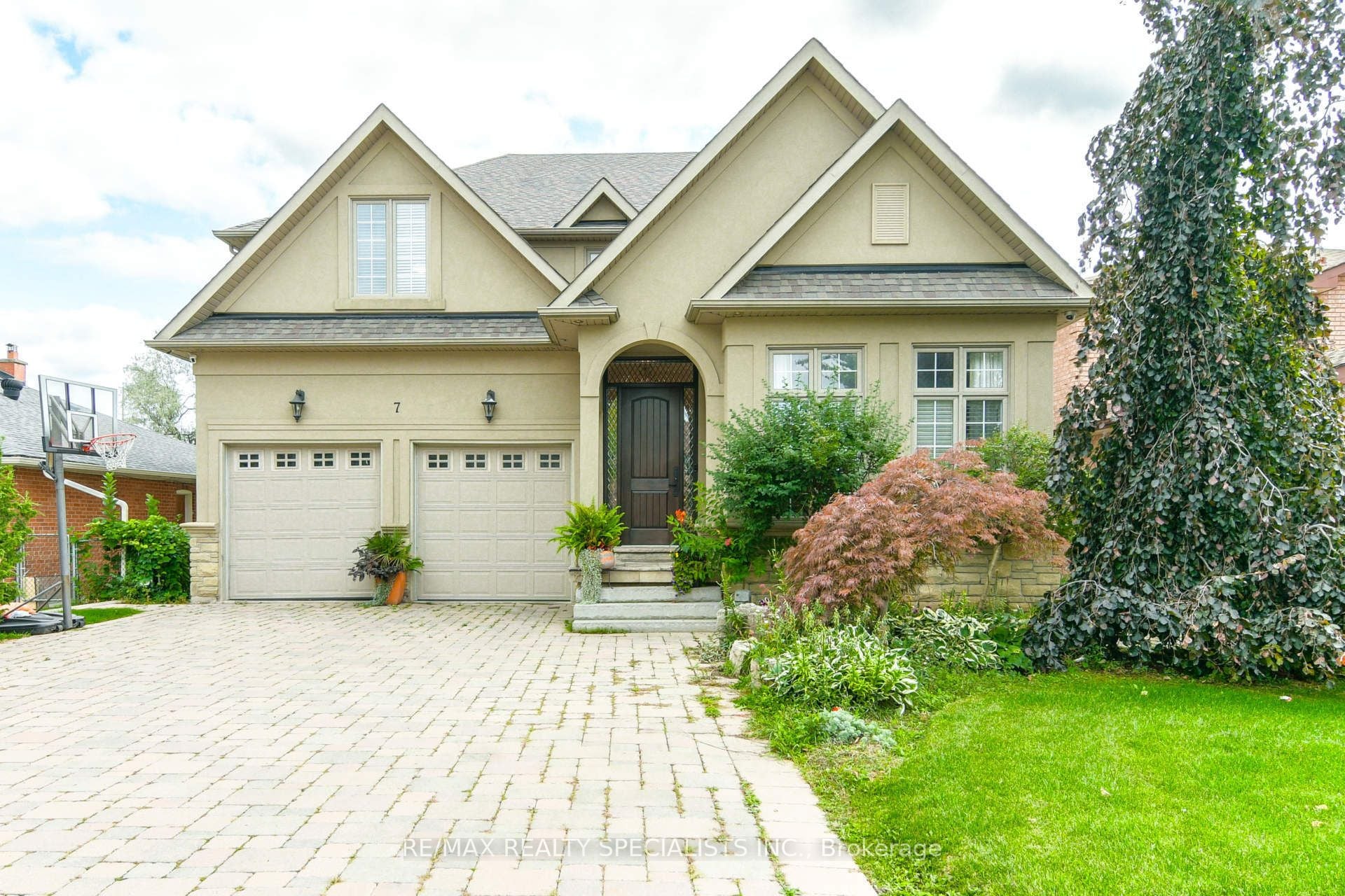 Upper-7 Scott Drive, Richmond Hill, ON, L4C 6V5