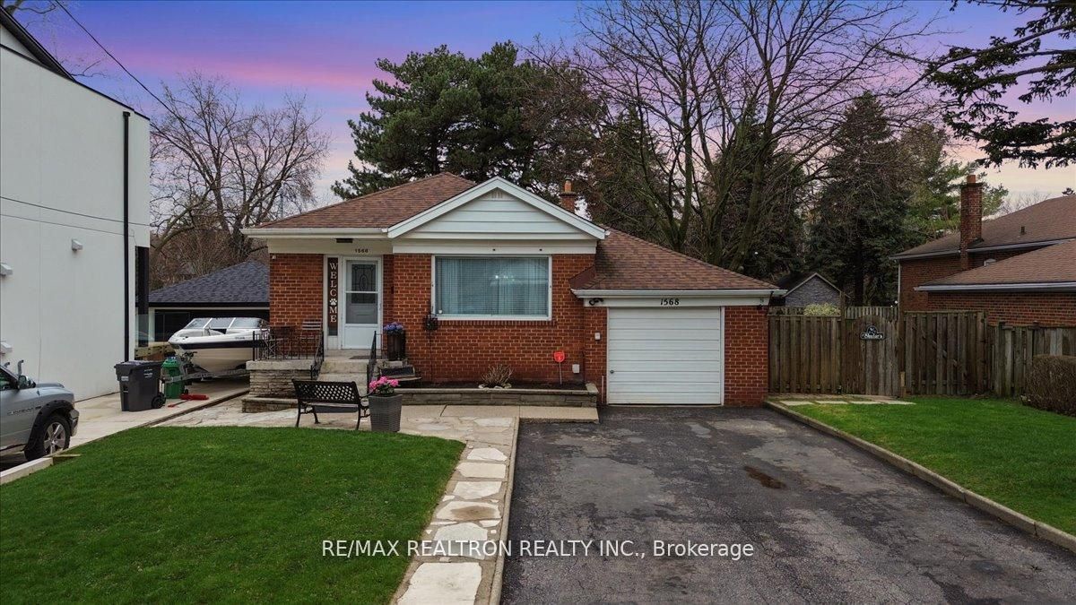1568 Asgard Drive, Mississauga, ON, L5E 2B8 photo 2