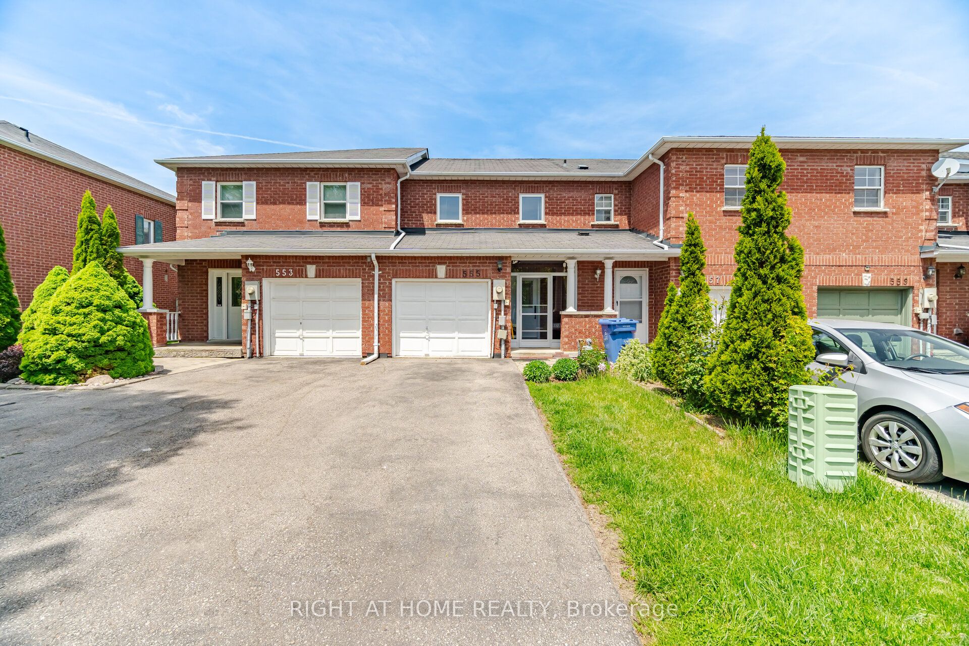 555 Legresley Lane, Newmarket, ON, L3Y 8R6