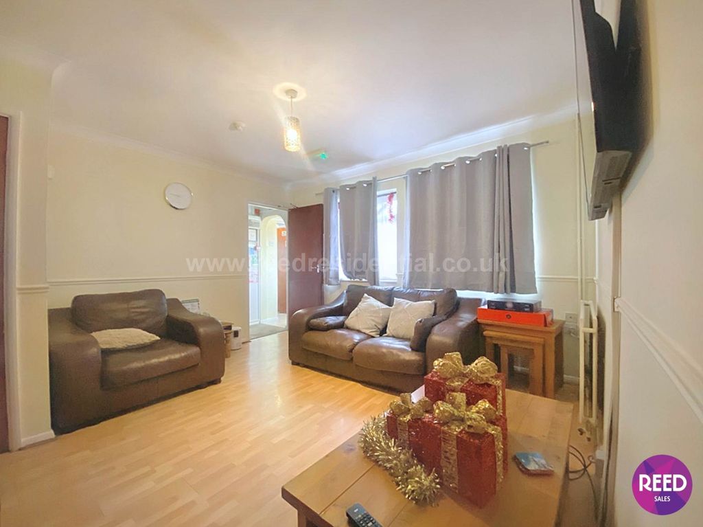 Additional image 32 of 10 bed detached house for saleDorset Gardens, Rochford SS4